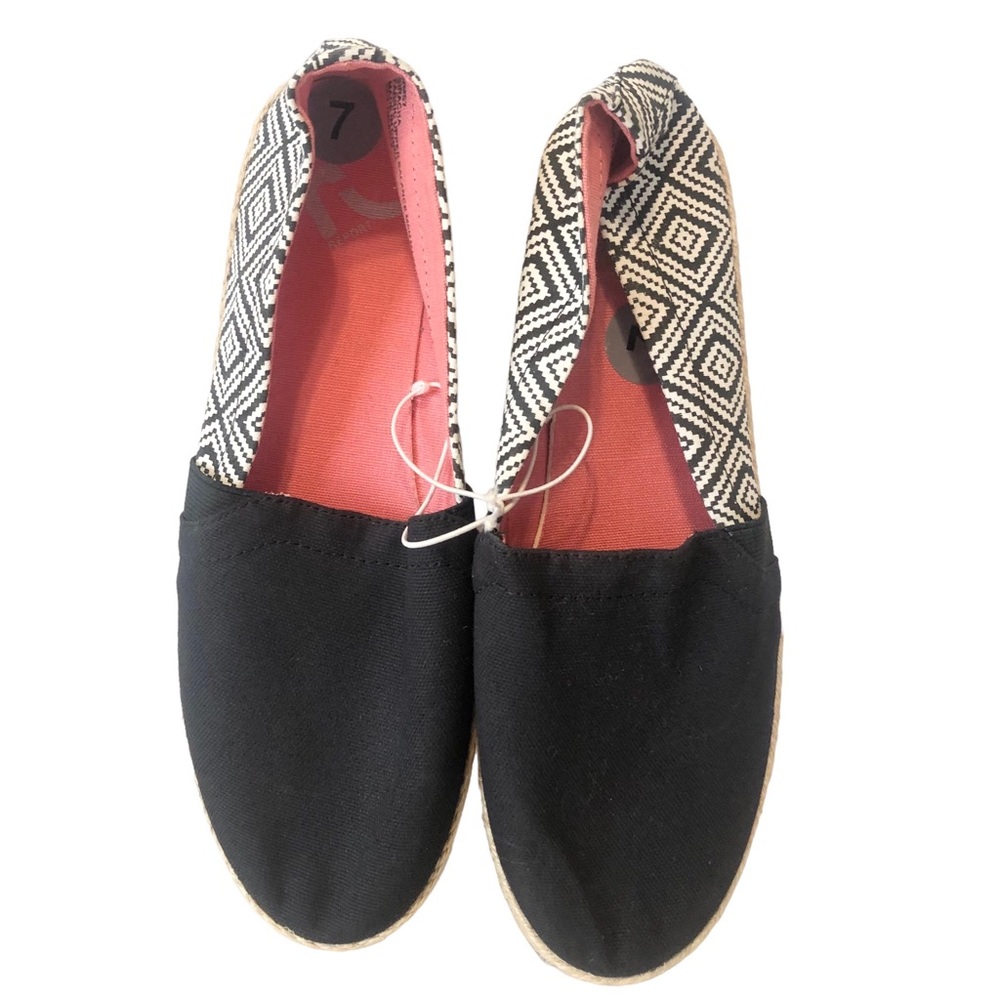 Report Siracha Burlap Canvas Woven Slip on Shoes - (NWOT)